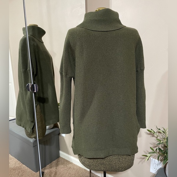 LILLUSORY Olive Green Oversized Pullover Sweater Turtleneck Tunic Dolman Size M - Picture 4 of 11